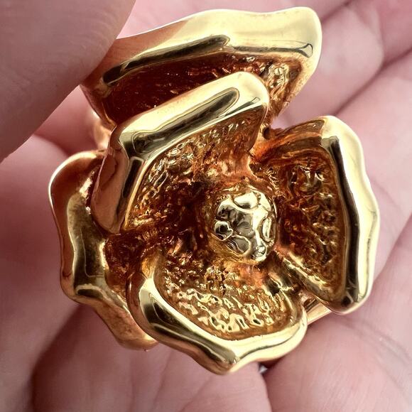 14k Yellow Italian Gold Large Flower Ring 5 grams Size 9 Hollow - Picture 10 of 12